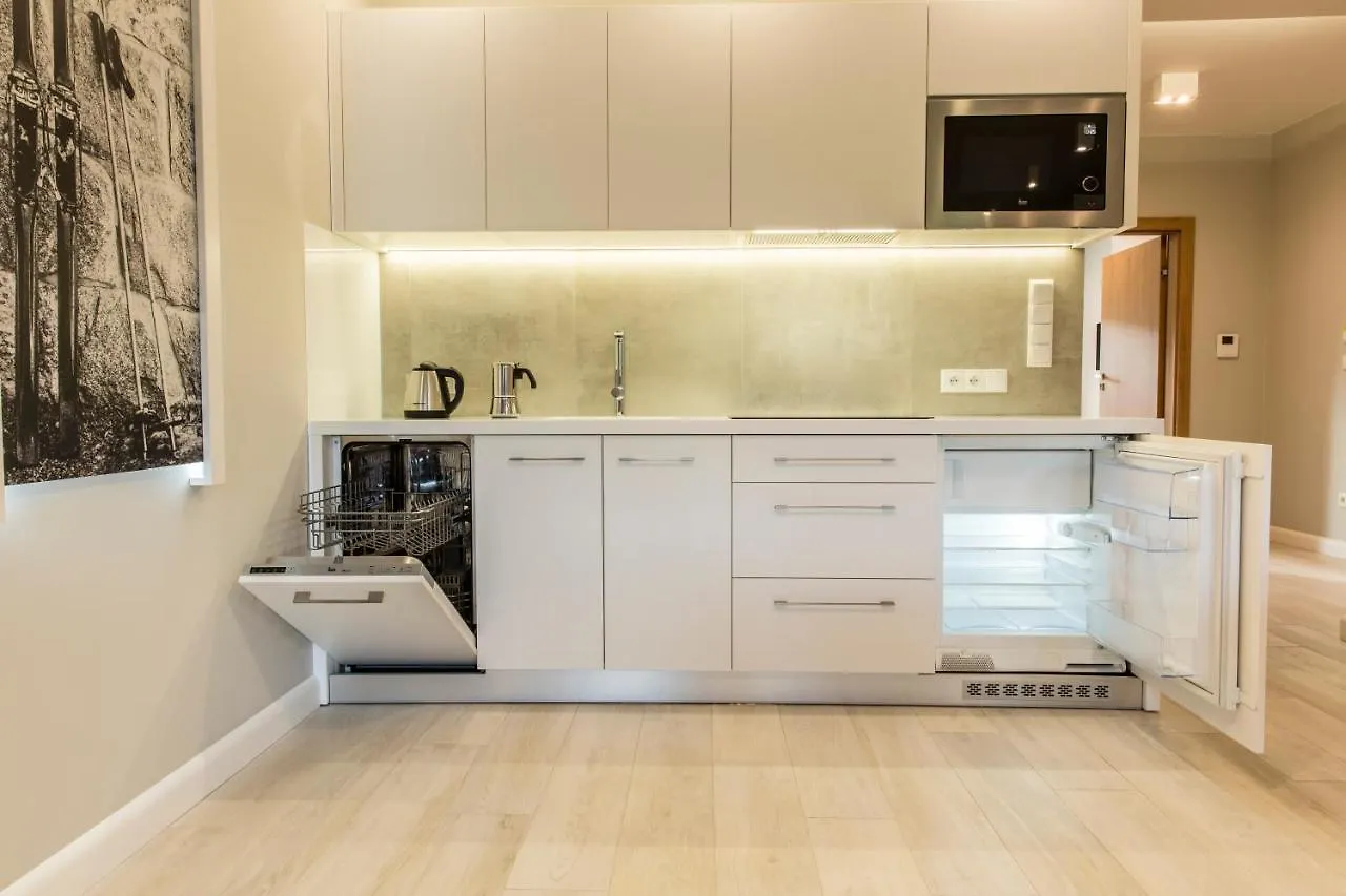 *** מלון דירות זקופאנה Royal Hill Residence פולין